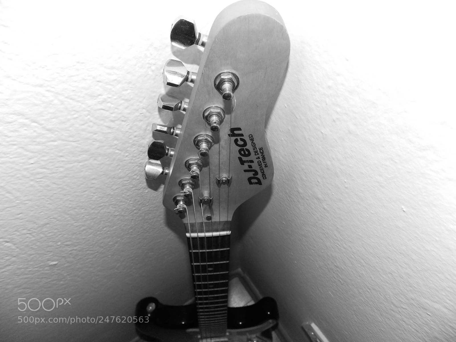 Nikon Coolpix L810 sample photo. Guitar photography
