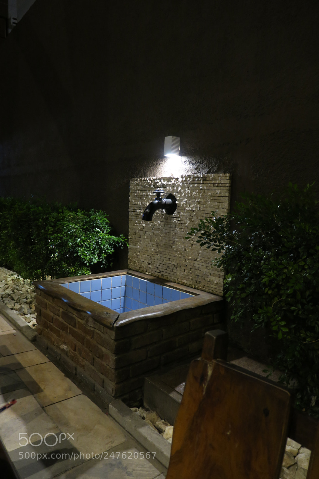 Canon PowerShot G3 X sample photo. Empty fountain. photography