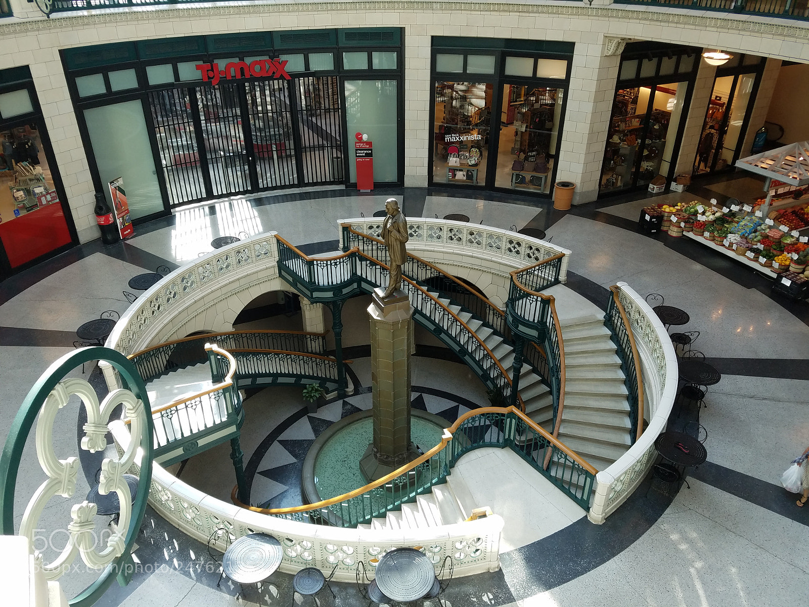 Samsung Galaxy S7 sample photo. Random mall photography