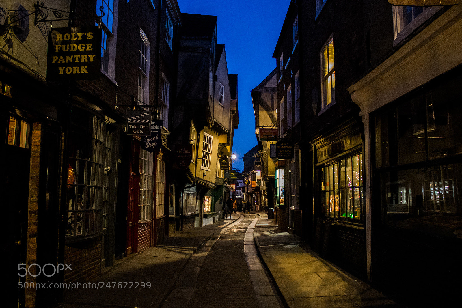 Canon EOS 77D (EOS 9000D / EOS 770D) sample photo. Shambles - york, uk photography