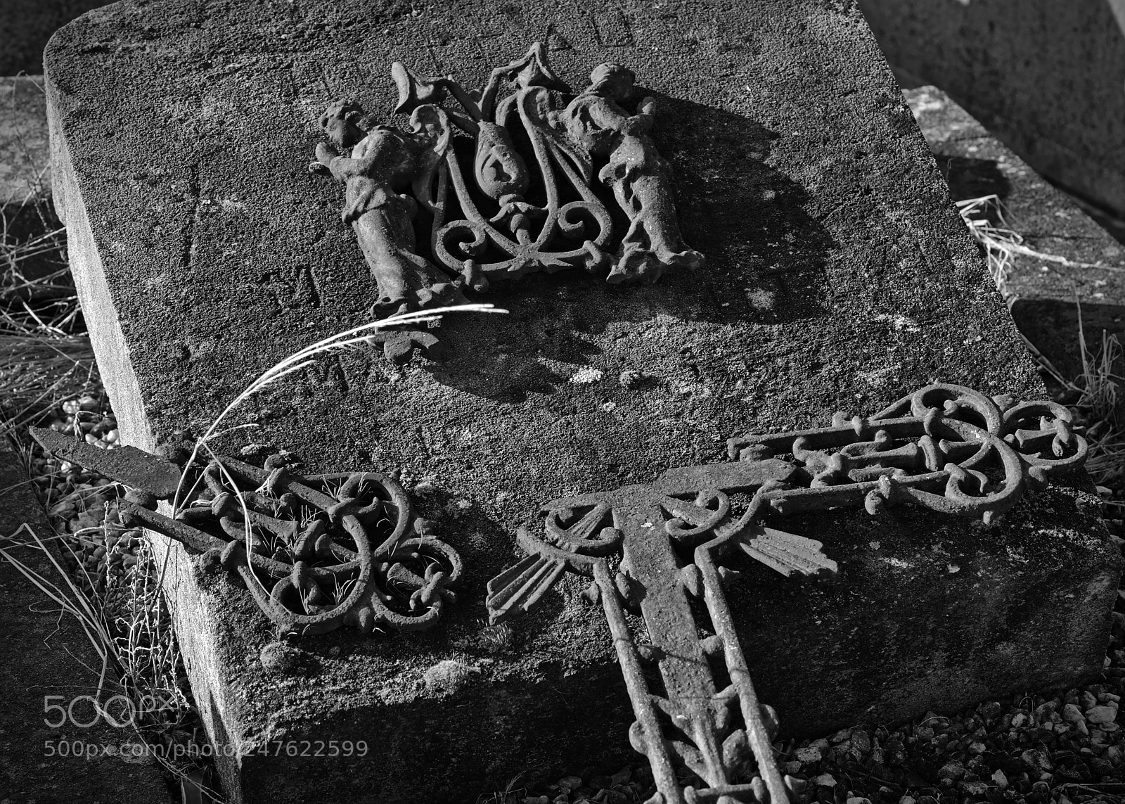 Fujifilm X-T2 sample photo. Broken cross photography