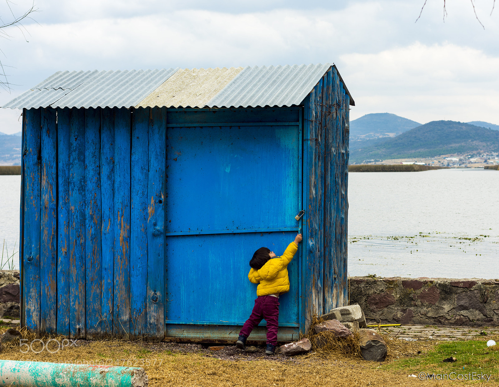 Nikon D7100 sample photo. Trying to open doors. photography