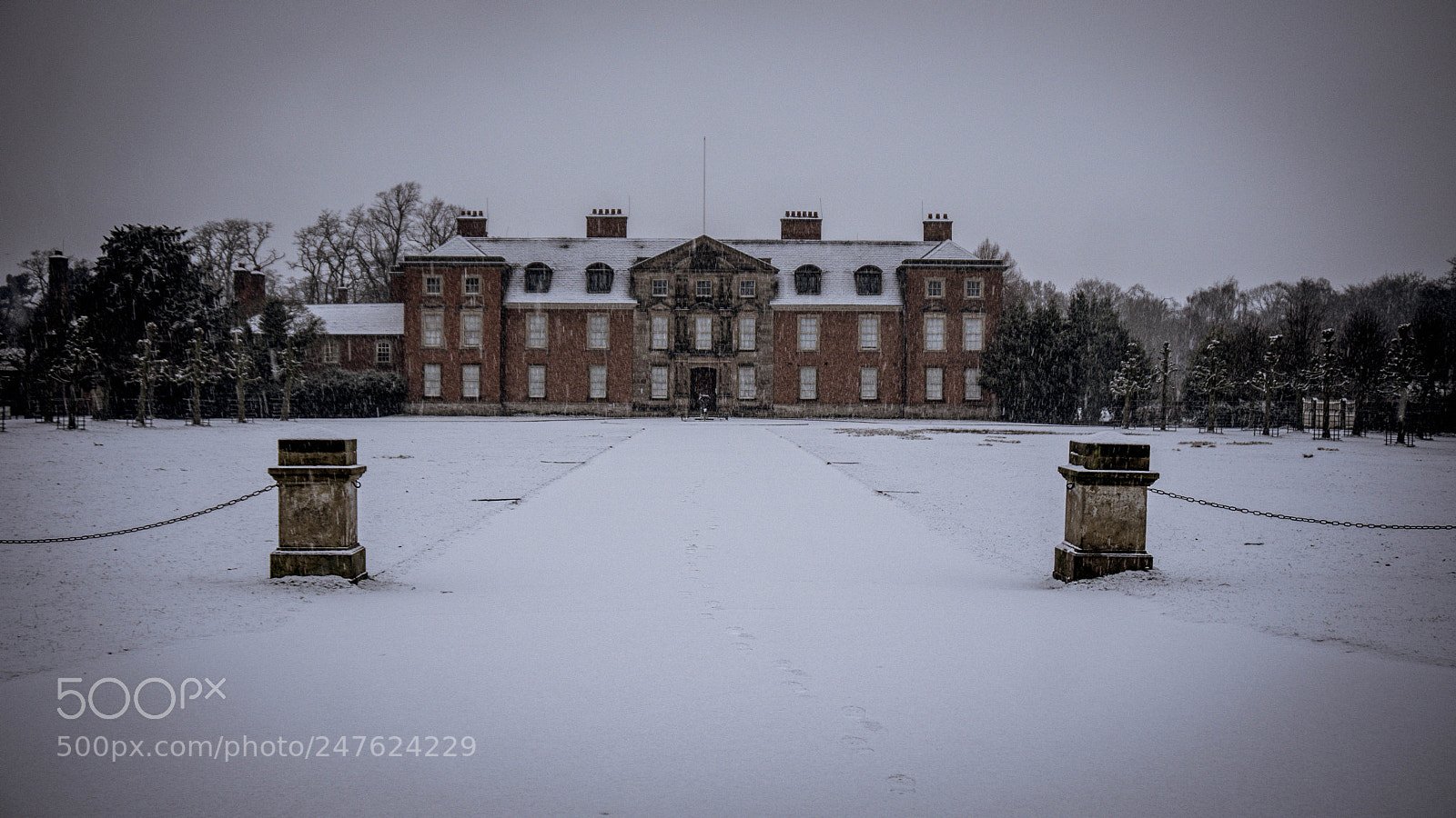 Sony a6300 sample photo. Dunham massey hall photography