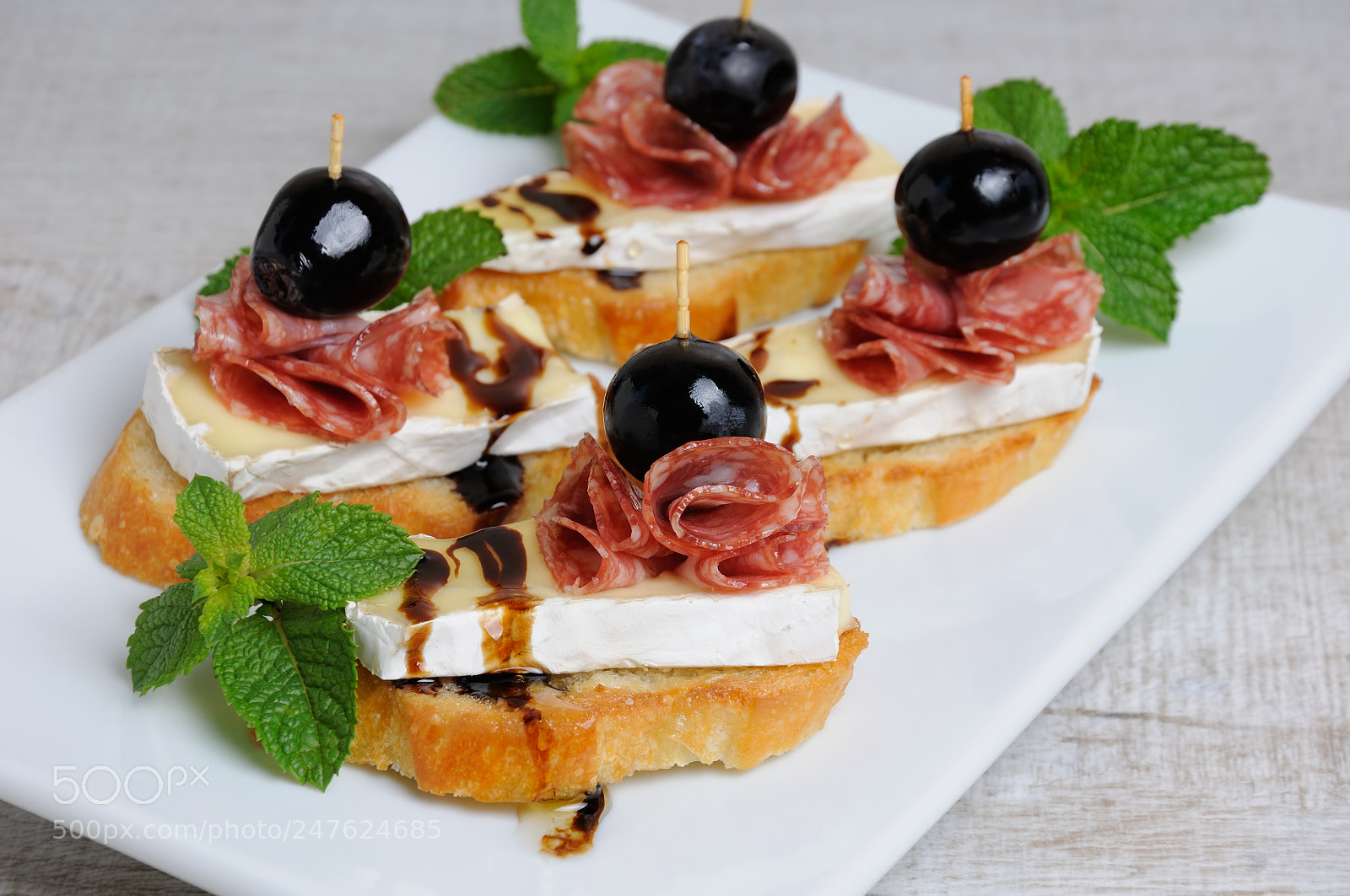 Nikon D90 sample photo. Snack with cheese brie photography