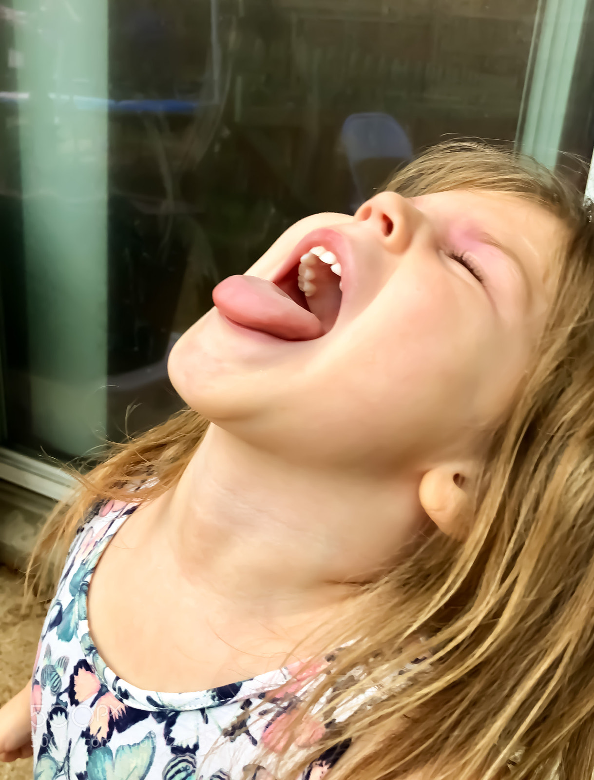 Apple iPhone X sample photo. Raindrop catching photography