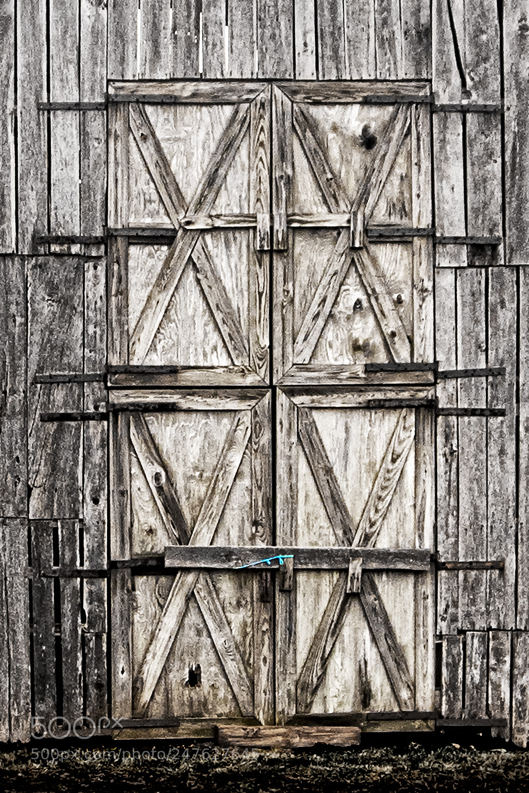 Nikon D500 sample photo. Barn door geometry photography