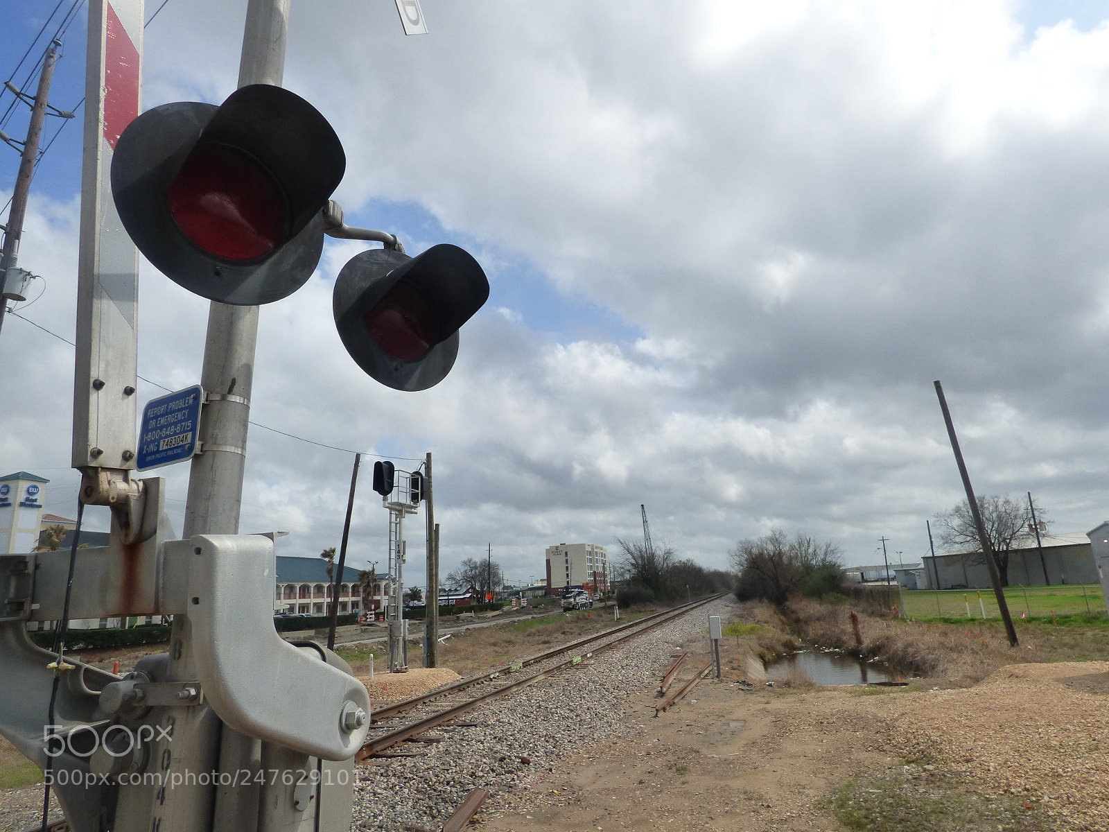 Panasonic Lumix DMC-FZ70 sample photo. Train tracks photography