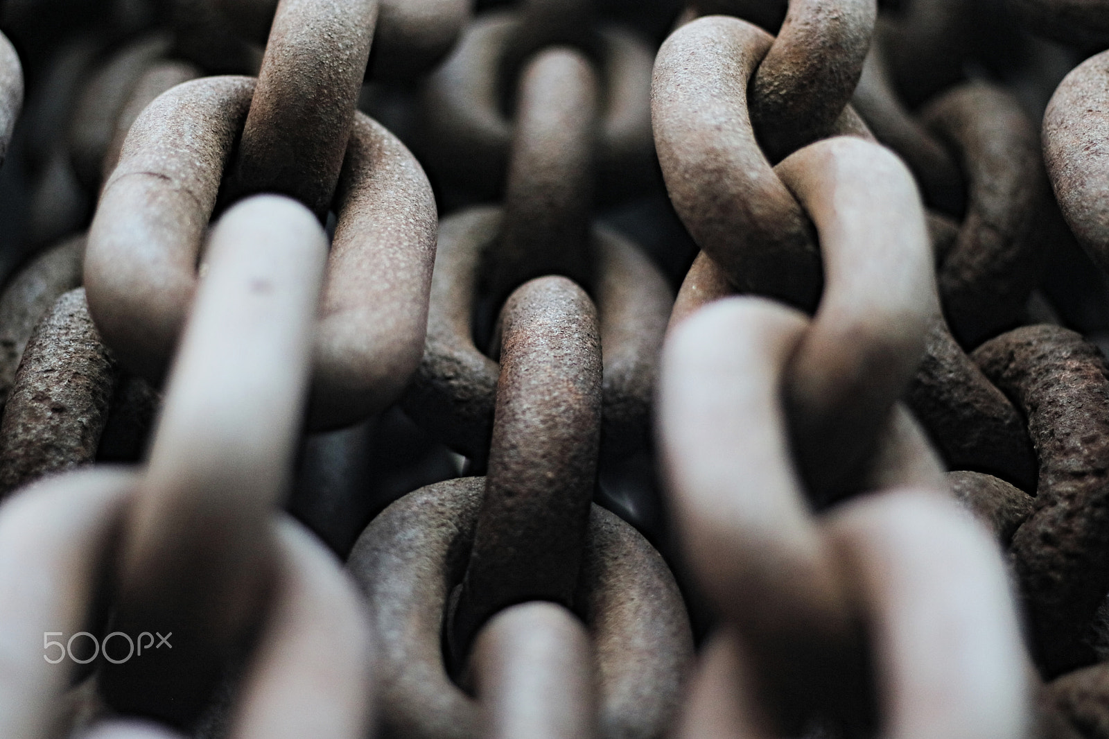 Canon EOS 750D (EOS Rebel T6i / EOS Kiss X8i) sample photo. Chains photography
