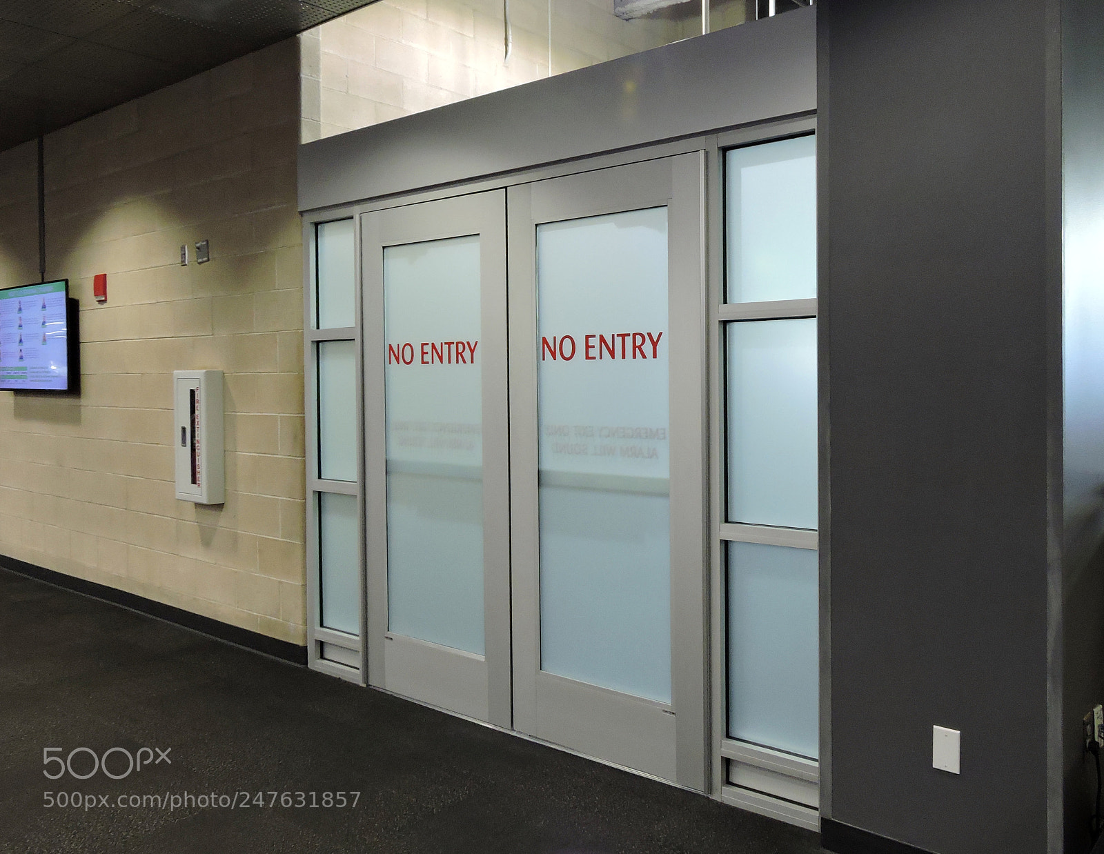 Nikon Coolpix P600 sample photo. Door photography