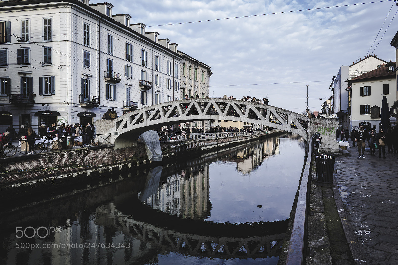 Canon EOS 1300D (EOS Rebel T6 / EOS Kiss X80) sample photo. Canal bridge on naviglio photography