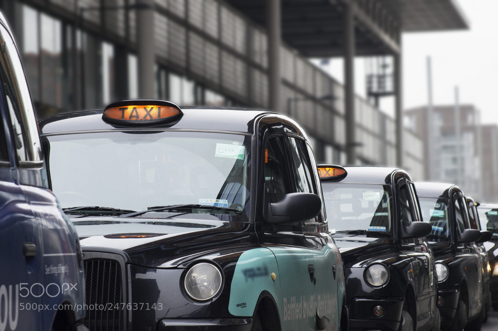 Nikon D3200 sample photo. Taxi queue photography