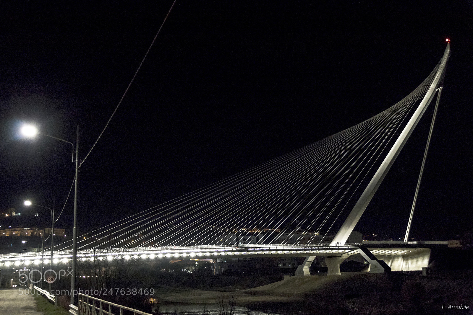 Canon EOS 200D (EOS Rebel SL2 / EOS Kiss X9) sample photo. Calatrava's bridge night photography