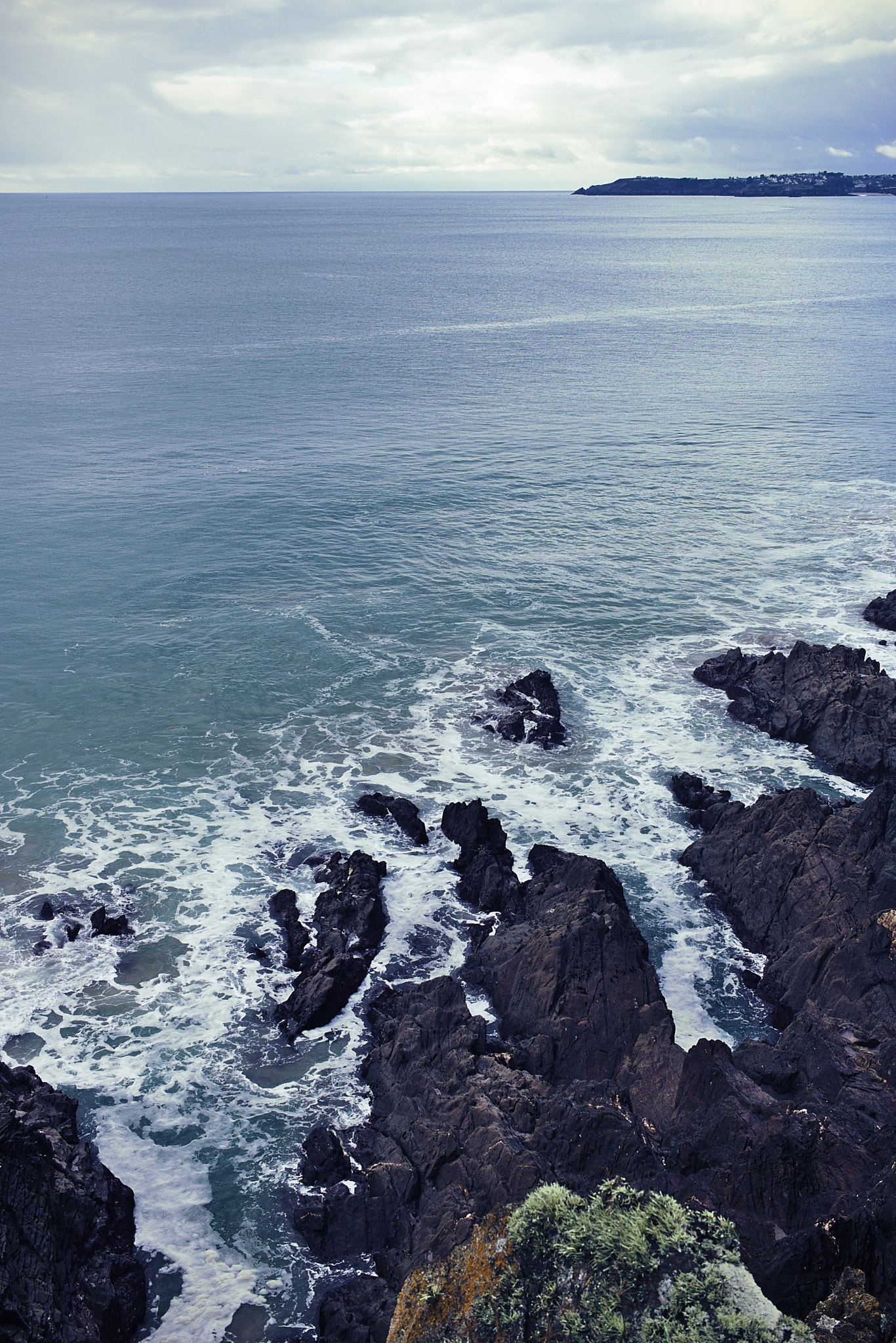 Canon EF-S 24mm F2.8 STM sample photo. Remous bretons photography