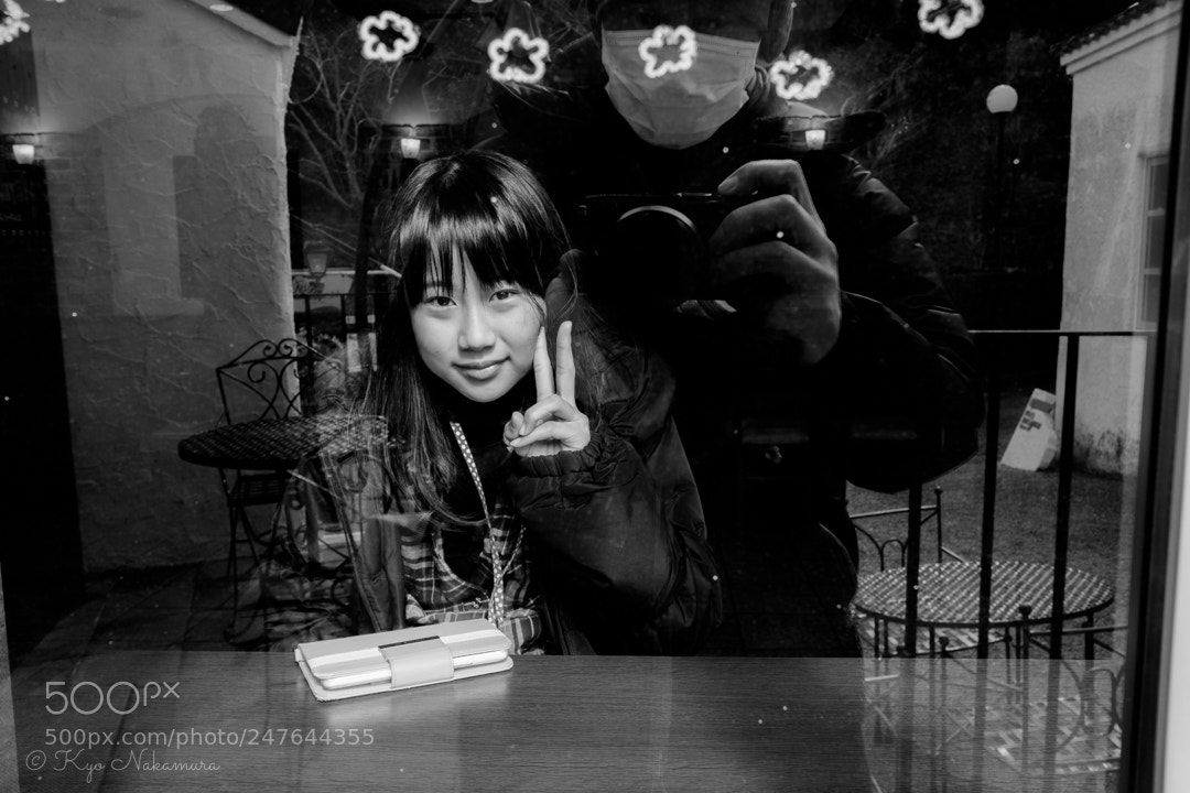 Fujifilm X70 sample photo. Peace sign photography