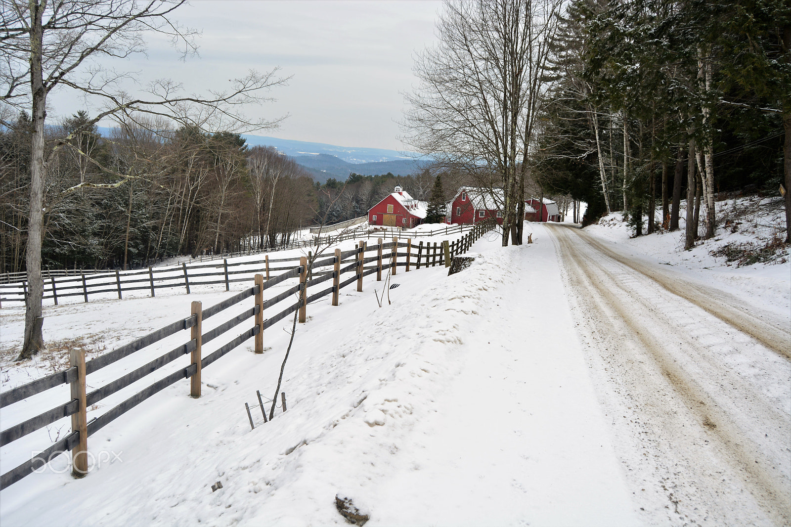 Nikon D5200 sample photo. Overlooking the valley photography