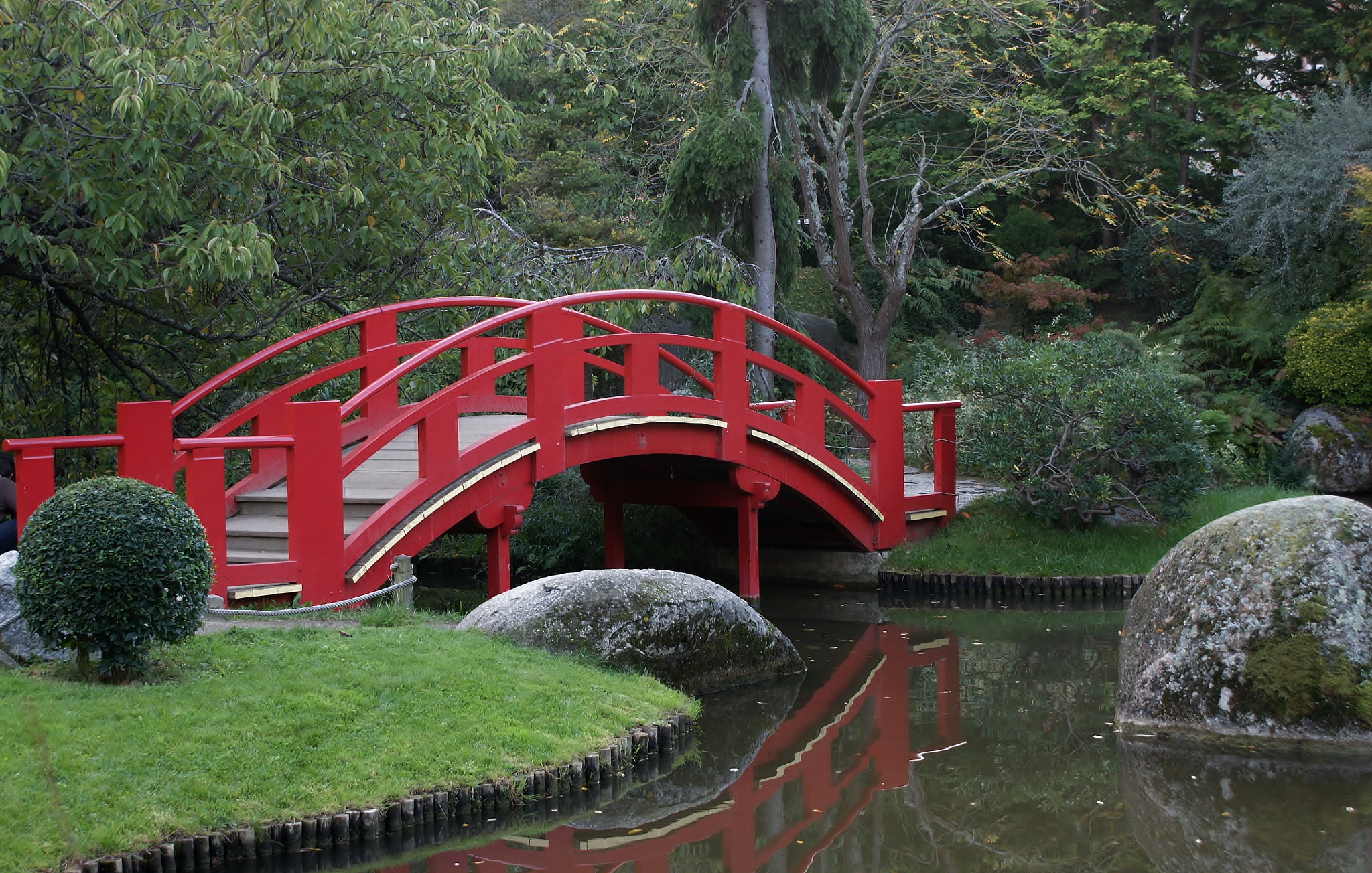Sony DT 18-70mm F3.5-5.6 sample photo. Pont rouge photography