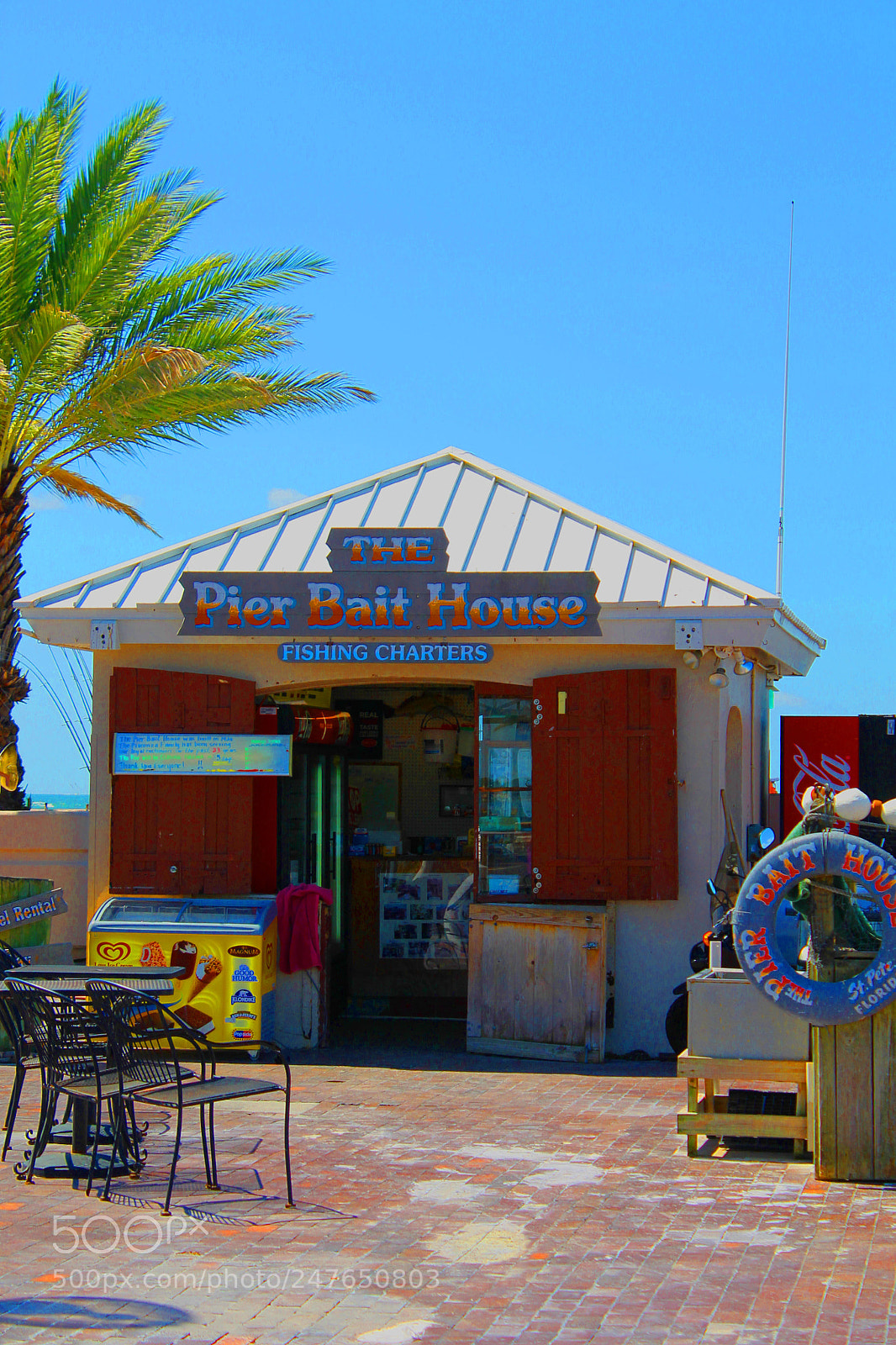 Canon EOS 1100D (EOS Rebel T3 / EOS Kiss X50) sample photo. St pete pier baitshop photography