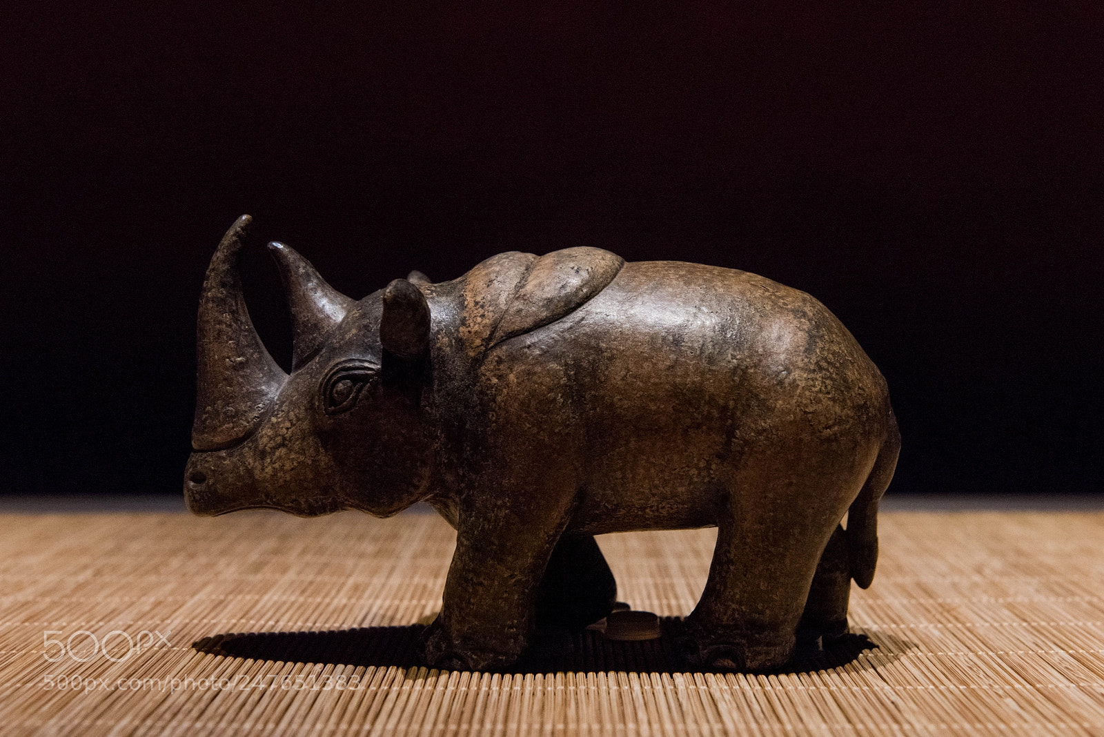 Nikon D810 sample photo. 紫砂犀牛工艺品 photography