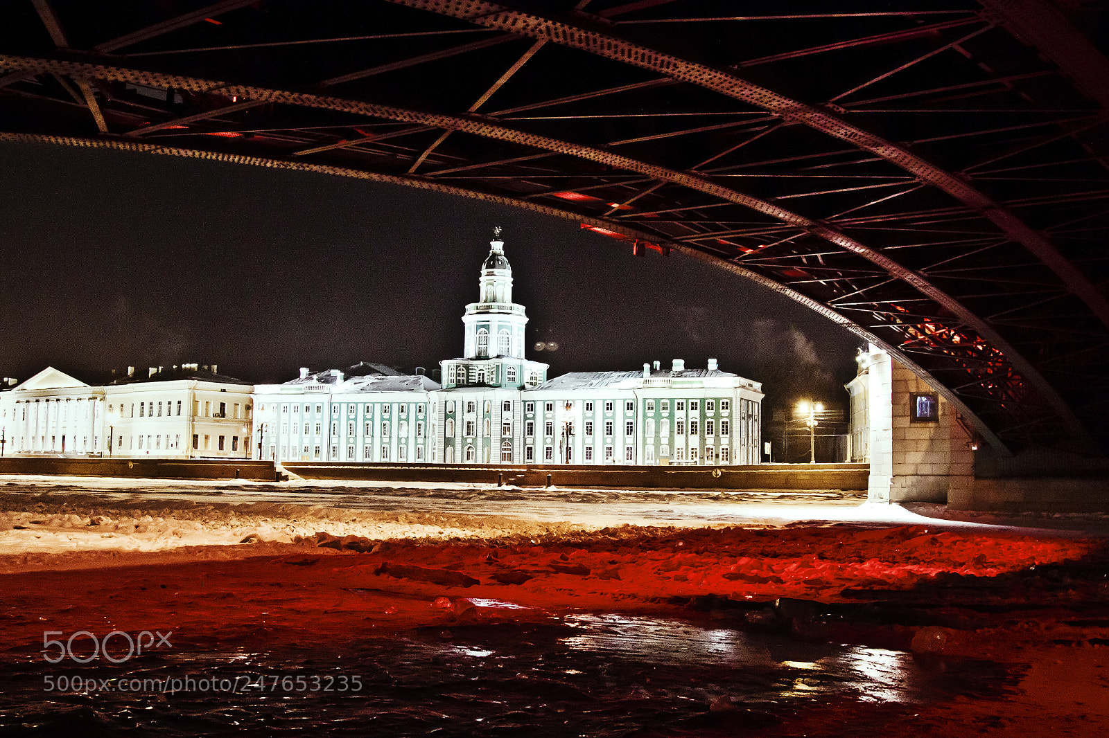 Canon EOS 500D (EOS Rebel T1i / EOS Kiss X3) sample photo. Red illumination of palace photography
