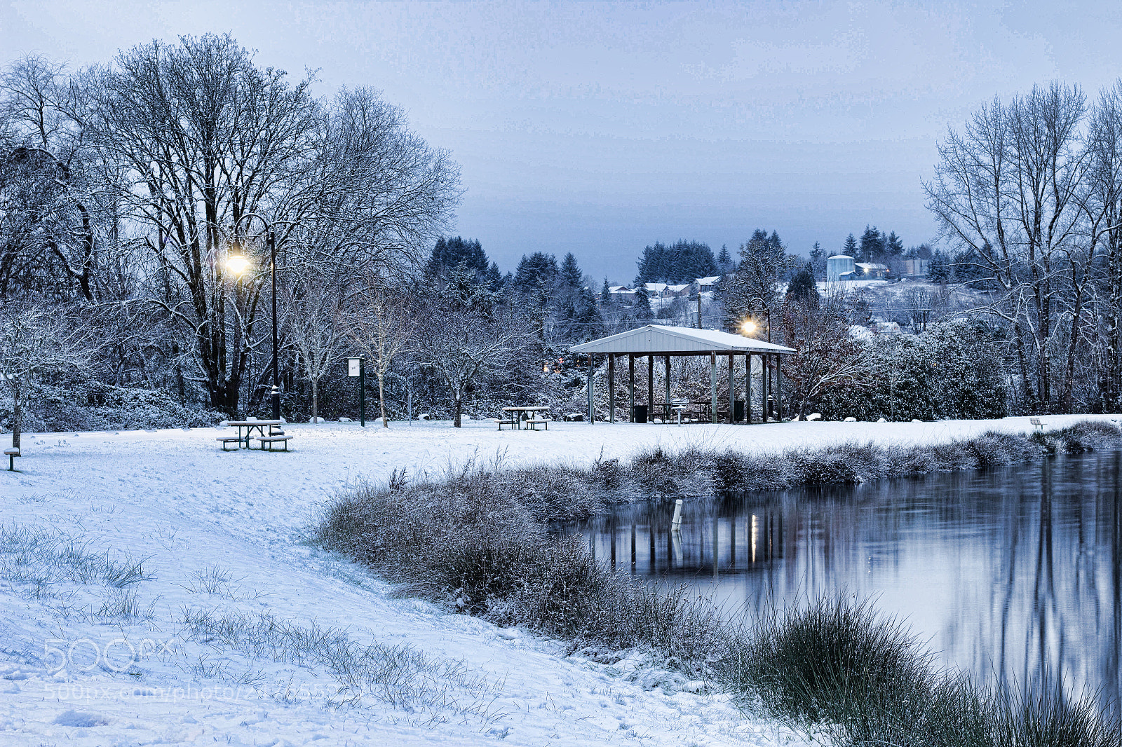 Canon EOS 1200D (EOS Rebel T5 / EOS Kiss X70 / EOS Hi) sample photo. Winter blue hour at photography