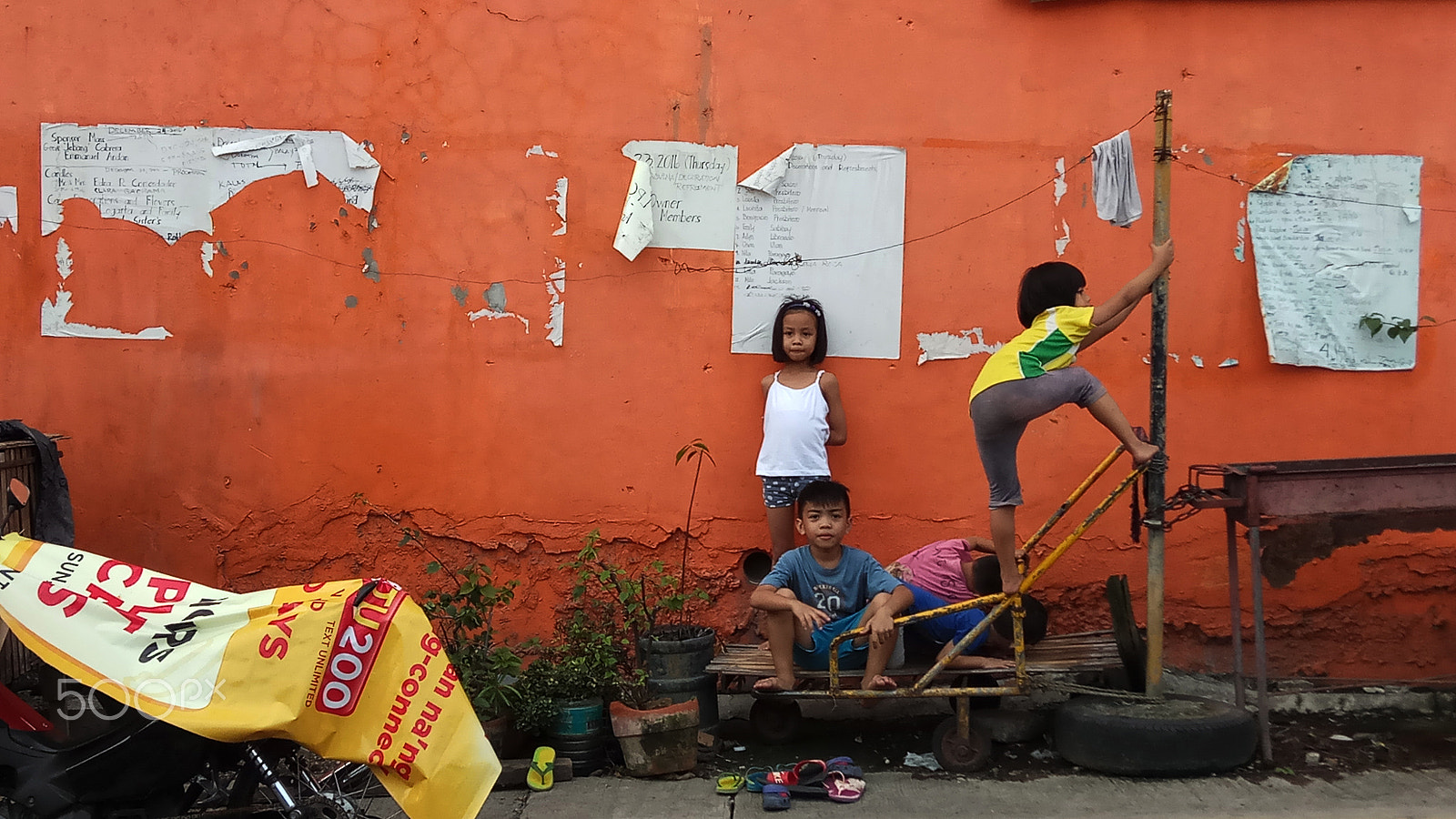 Xiaomi Redmi Pro sample photo. Alley kids photography