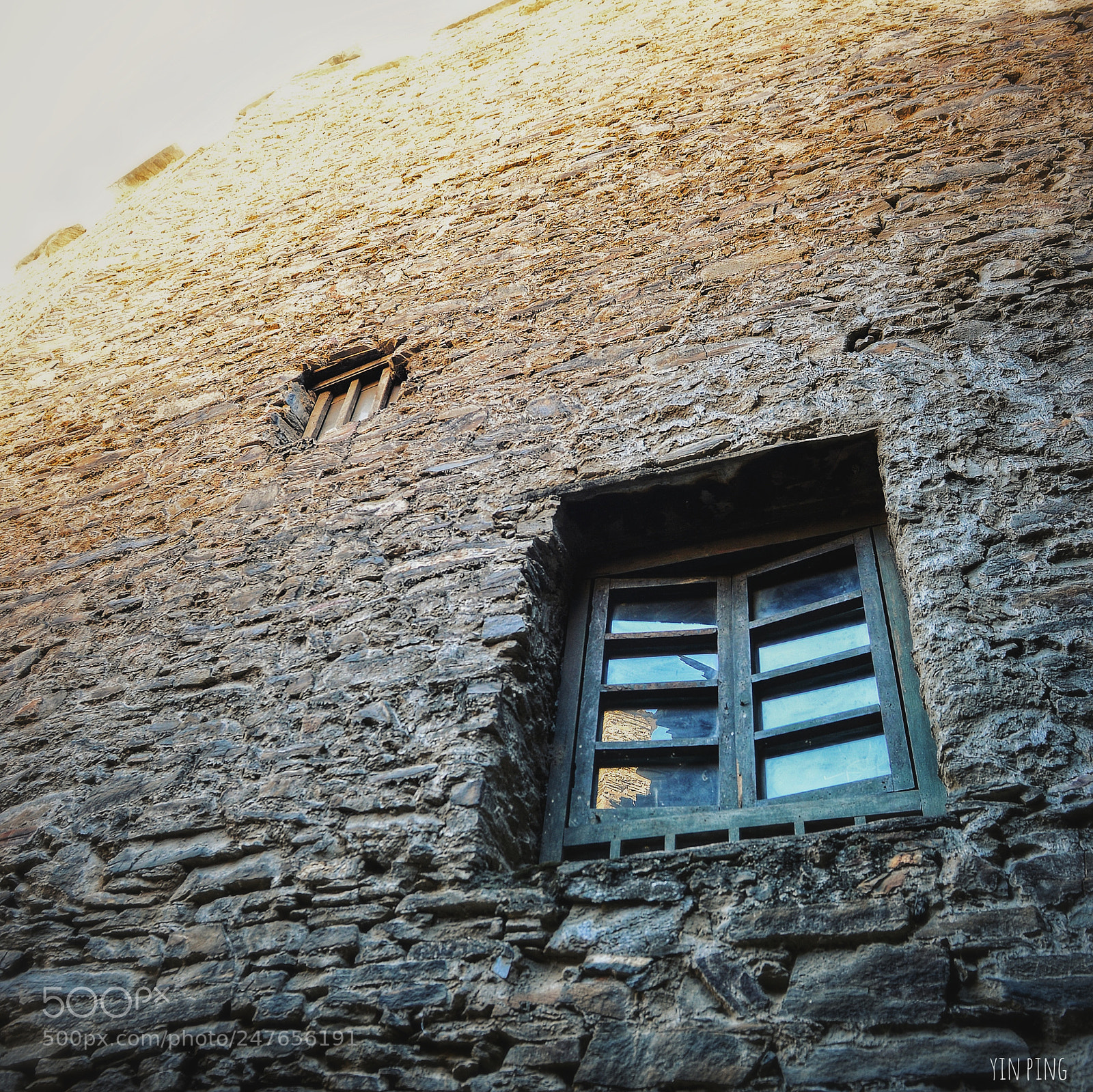 Nikon D4 sample photo. 窗 photography