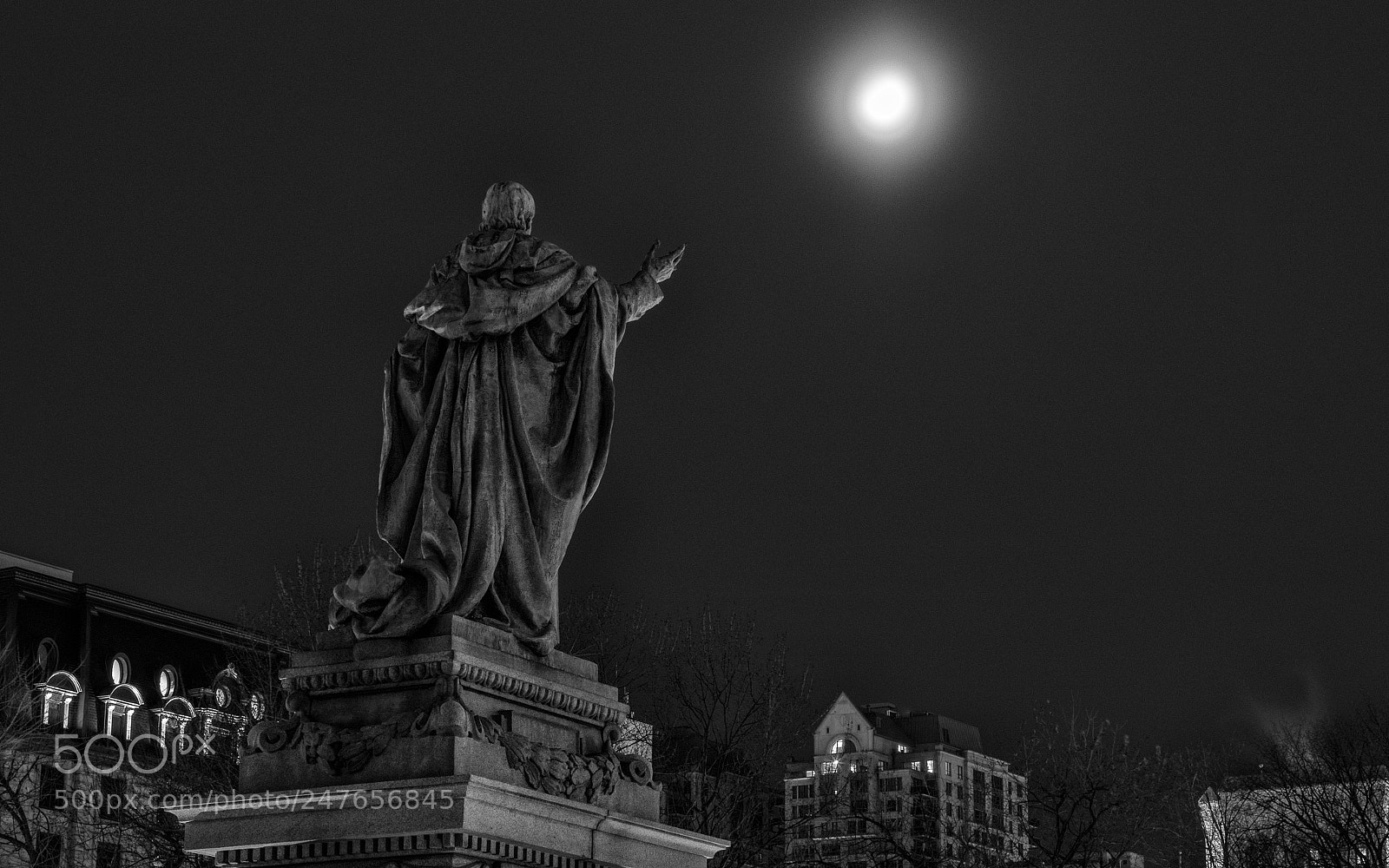 Canon EOS 80D sample photo. Talking to the moon (2018) photography