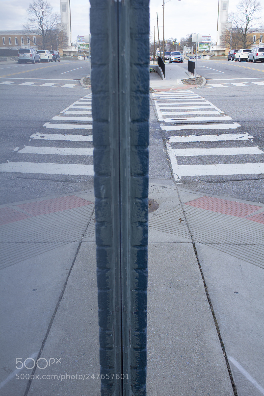 Canon EOS 1200D (EOS Rebel T5 / EOS Kiss X70 / EOS Hi) sample photo. Street reflected. photography