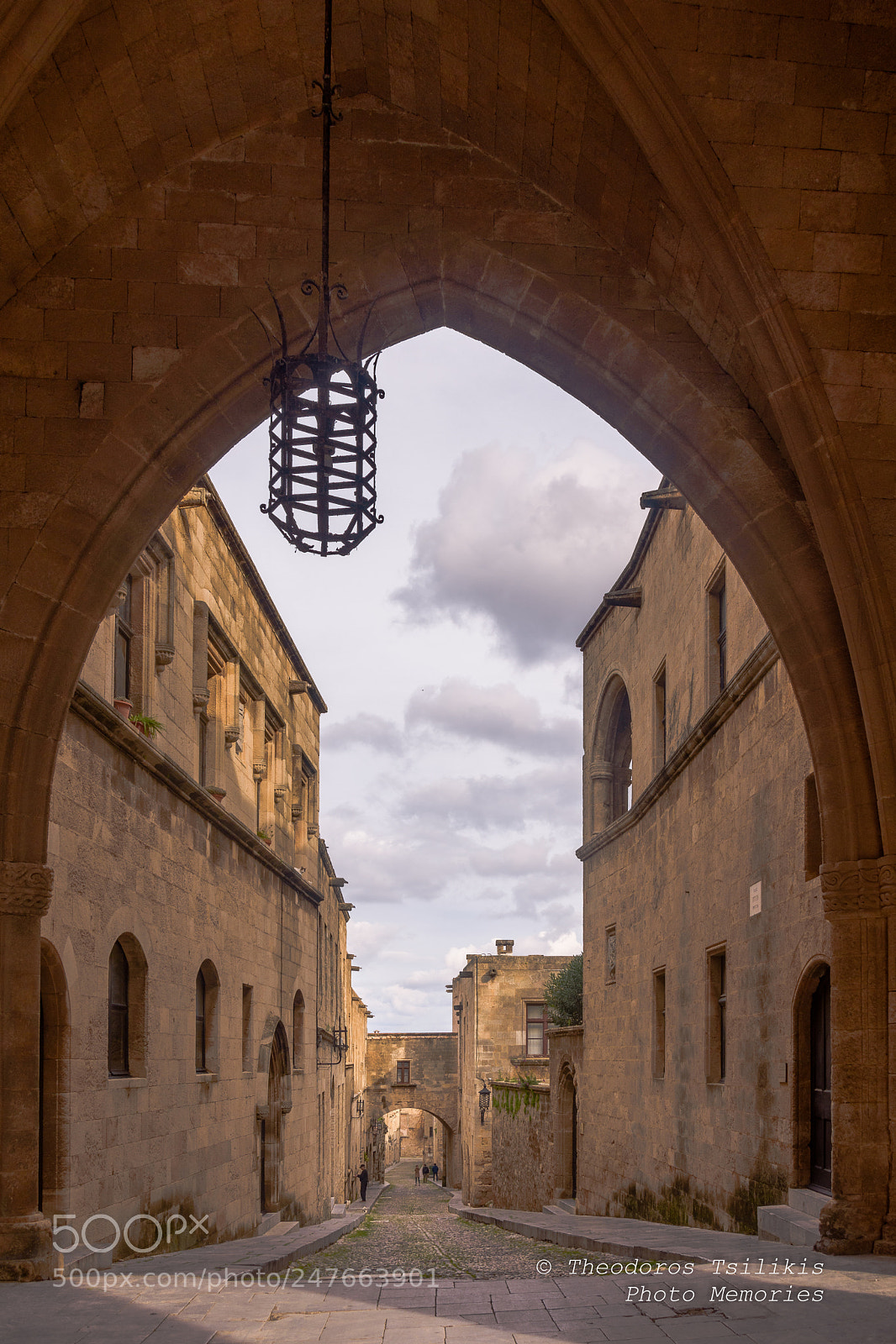 Nikon D7200 sample photo. Medieval knight street photography
