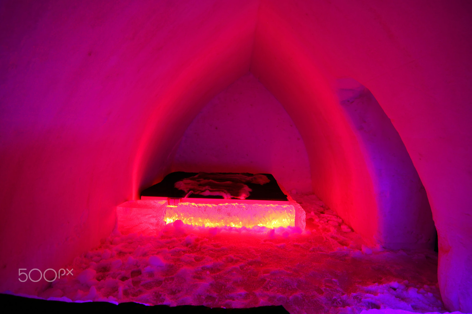 Canon EOS 550D (EOS Rebel T2i / EOS Kiss X4) sample photo. Snow hotel a double photography