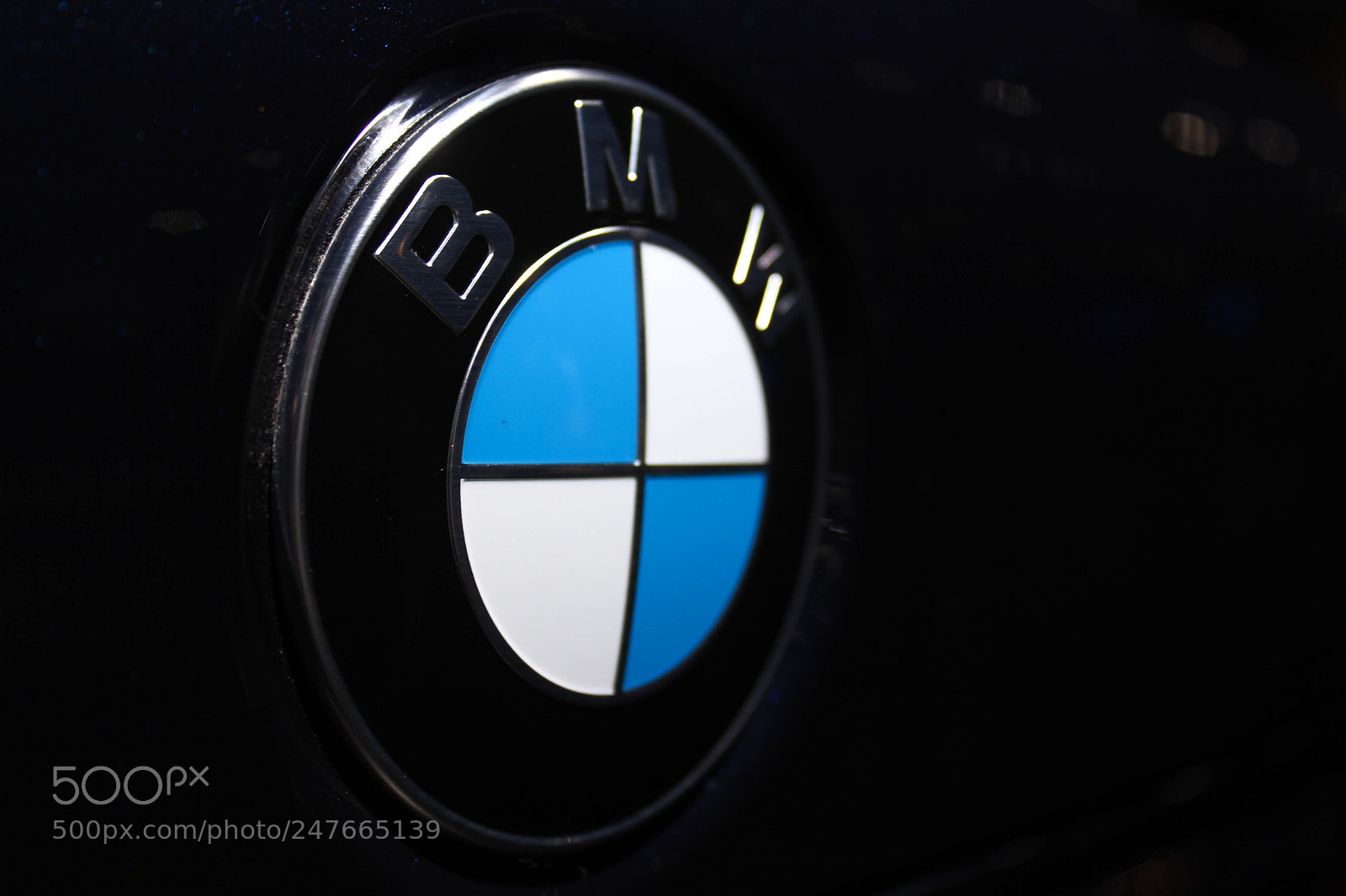 Canon EOS 700D (EOS Rebel T5i / EOS Kiss X7i) sample photo. Bmw car logo photography