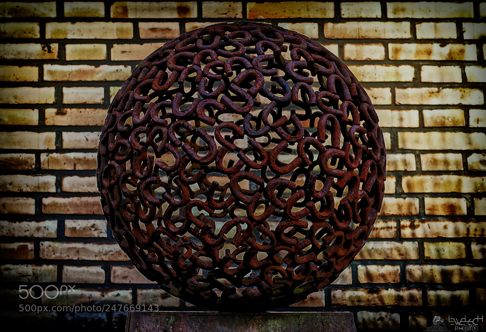 Sony Cyber-shot DSC-RX100 III sample photo. How many u's ? photography