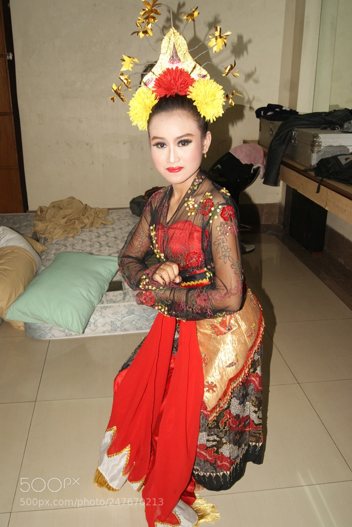 Sony Alpha DSLR-A230 sample photo. Traditional dance photography