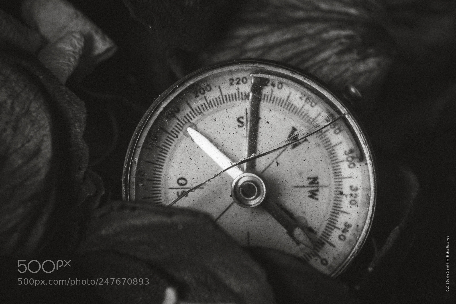 Fujifilm X-Pro2 sample photo. Lost compass photography