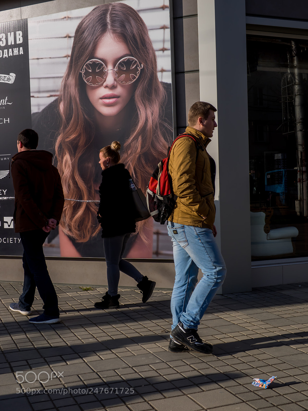 Olympus OM-D E-M1 sample photo. Advertising is looking at photography
