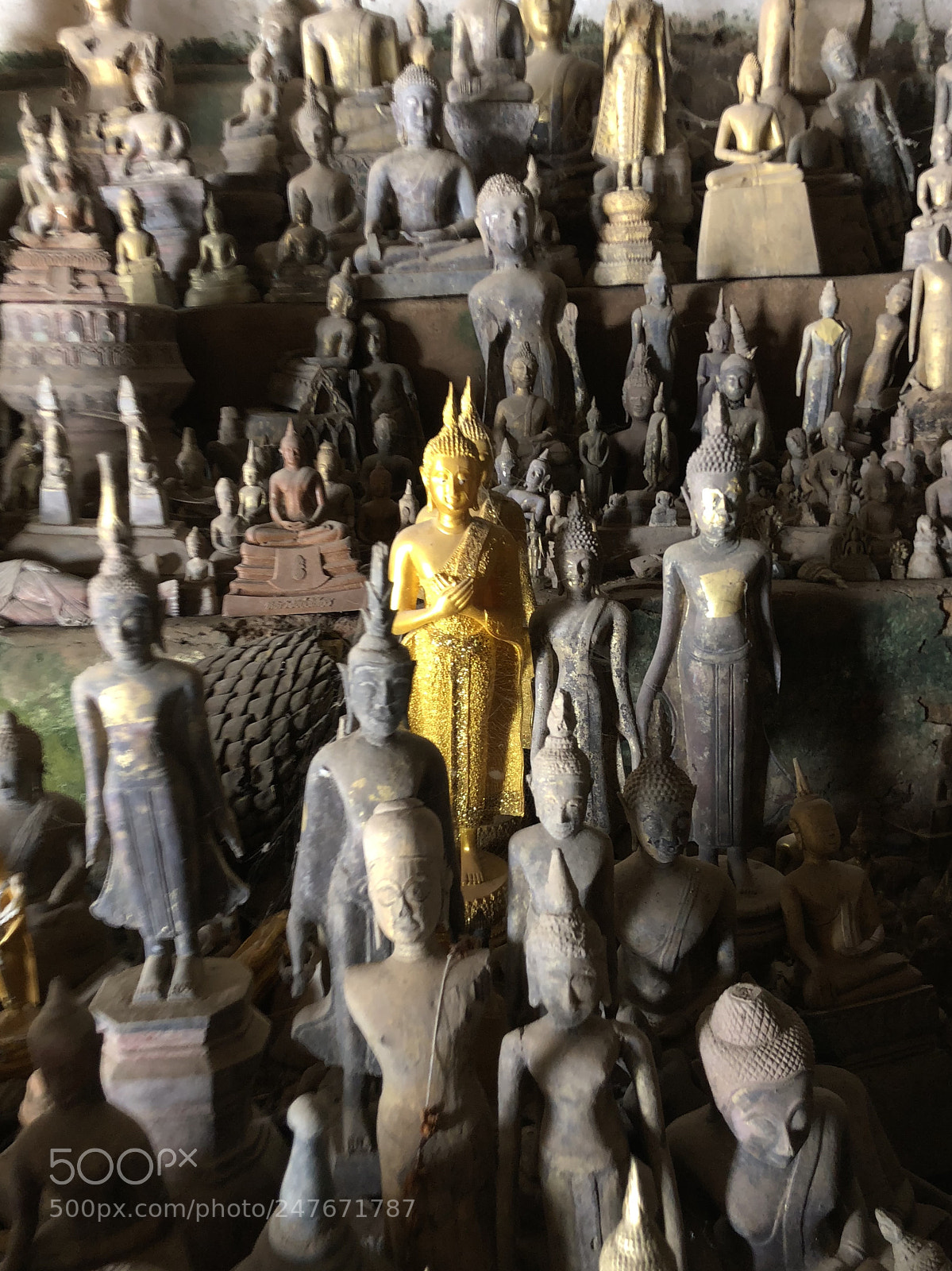 Apple iPhone X sample photo. Buddha cave photography