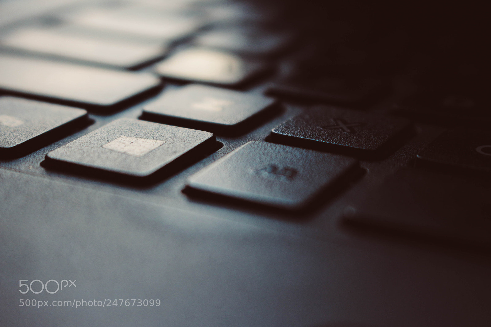 Canon EOS 700D (EOS Rebel T5i / EOS Kiss X7i) sample photo. Laptop keyboard photography