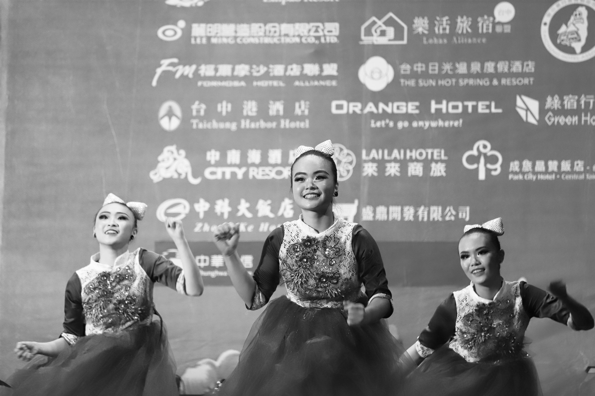 Canon EF 70-200mm F4L IS USM sample photo. Img_3591m dancing girl photography
