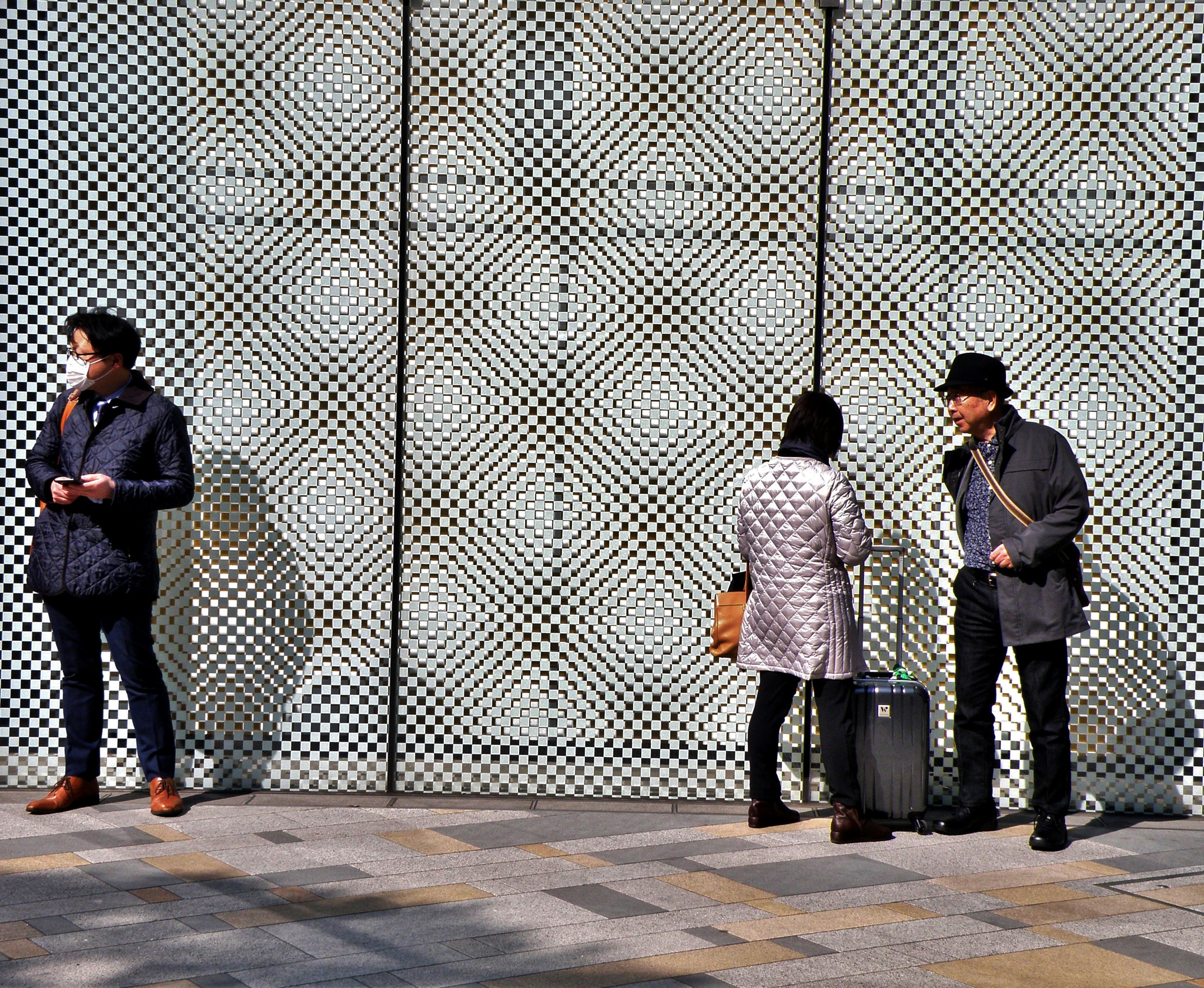 Olympus SP570UZ sample photo. Person waiting photography