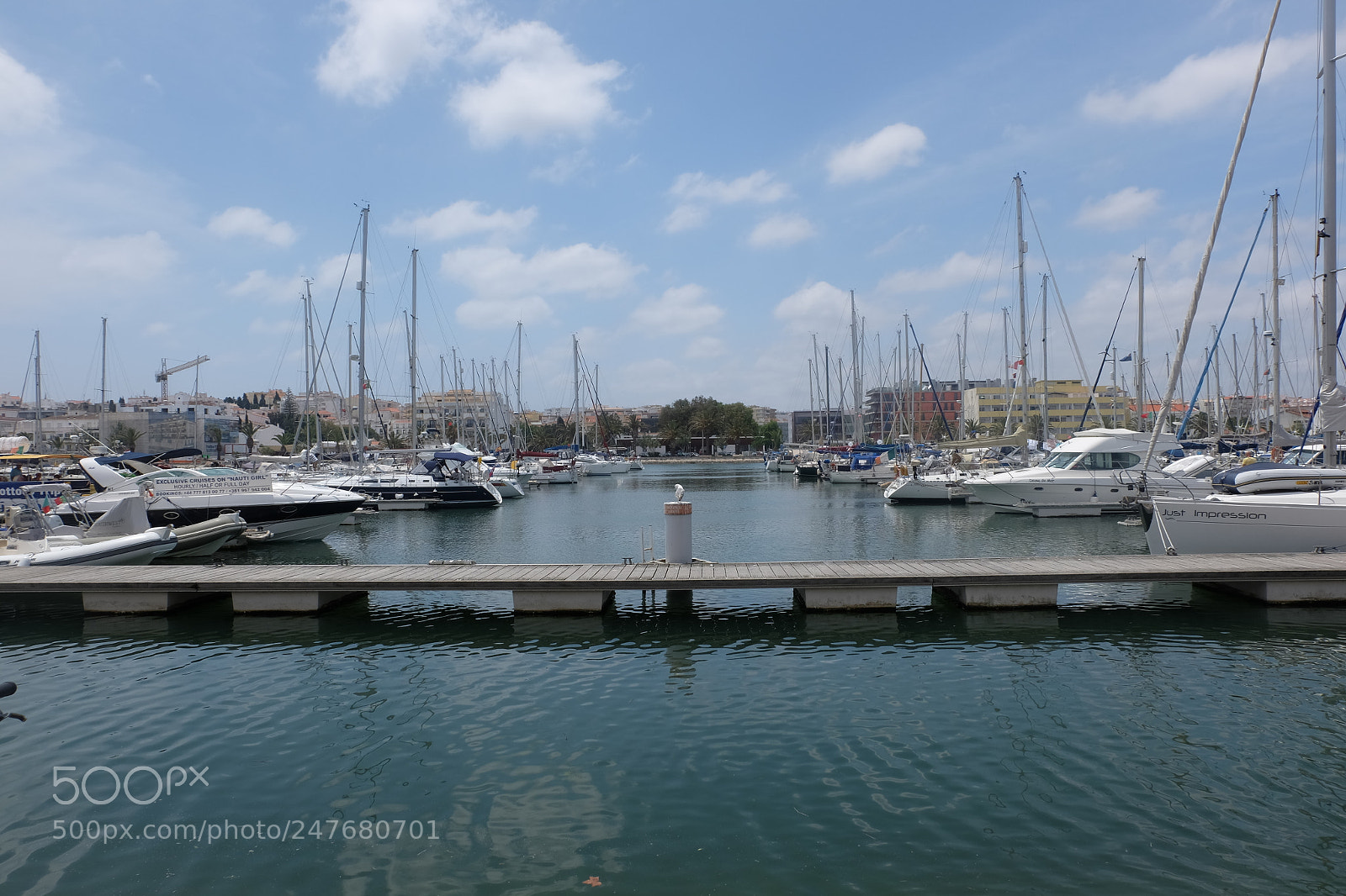 Fujifilm X-M1 sample photo. Moored photography