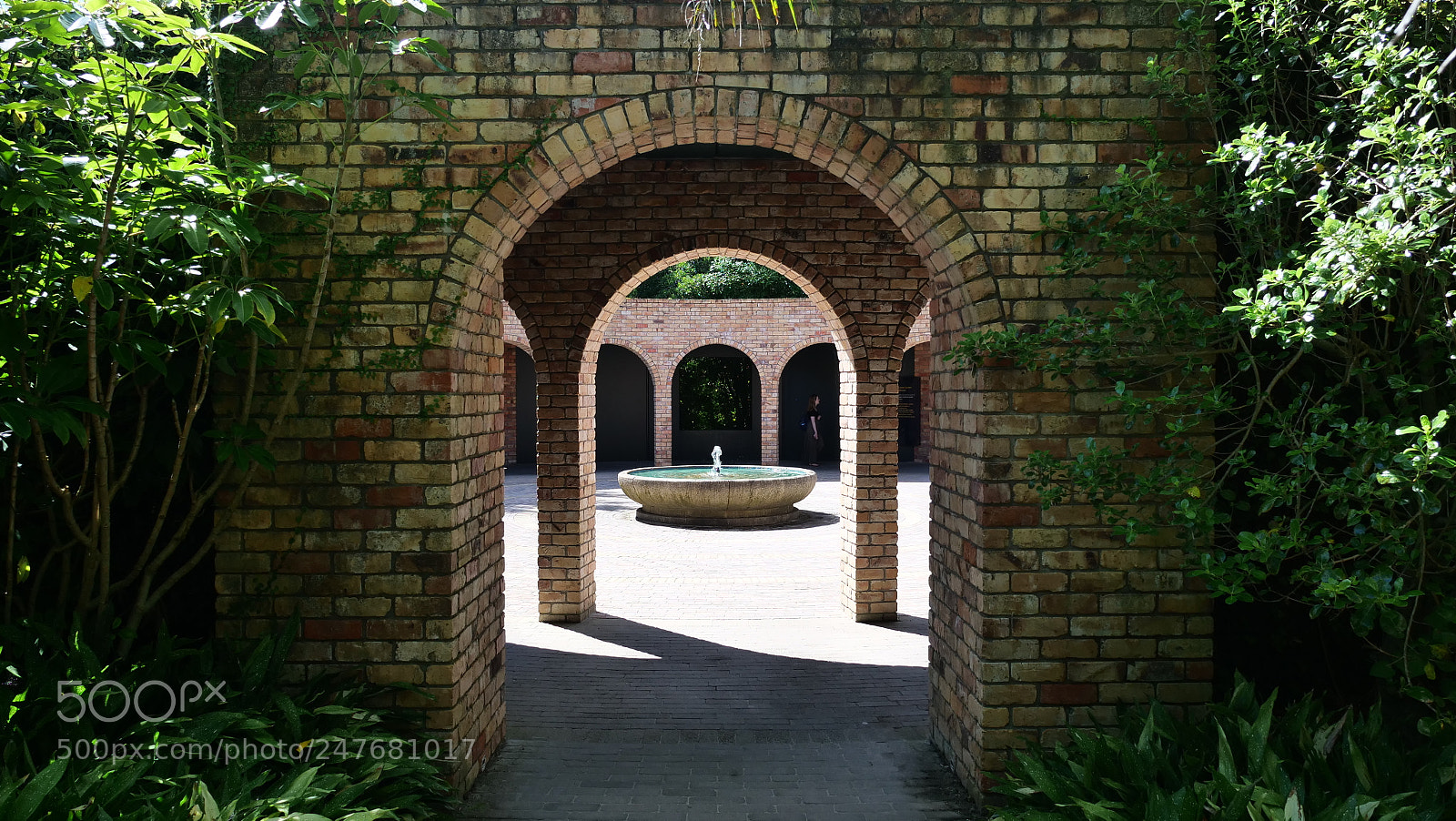 Panasonic Lumix DC-G9 sample photo. Through the arch photography