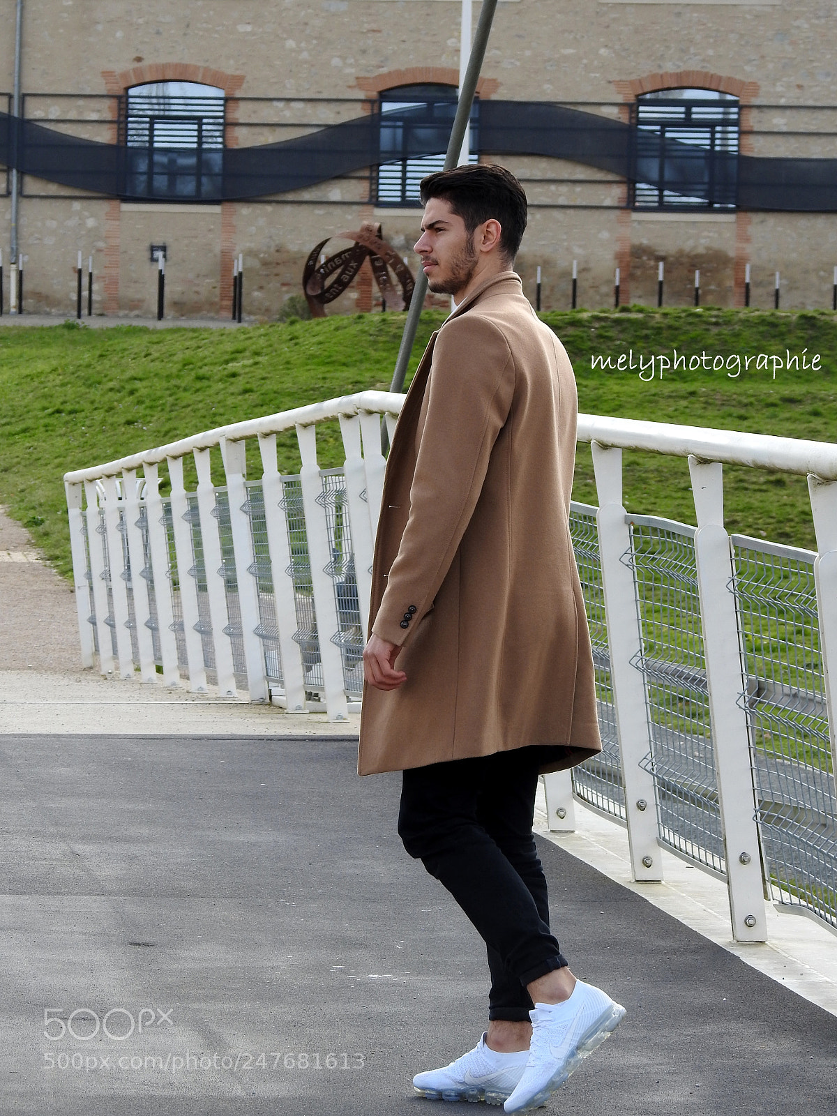 Nikon Coolpix P900 sample photo. Men's style photography