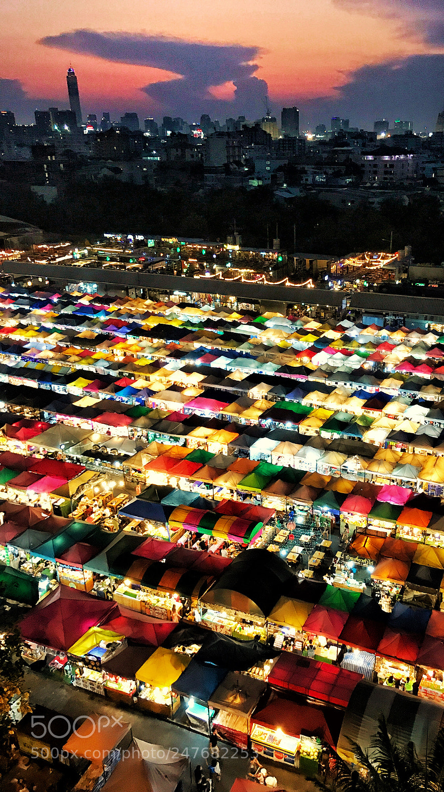 Apple iPhone 7 Plus sample photo. Night market at bangkok photography