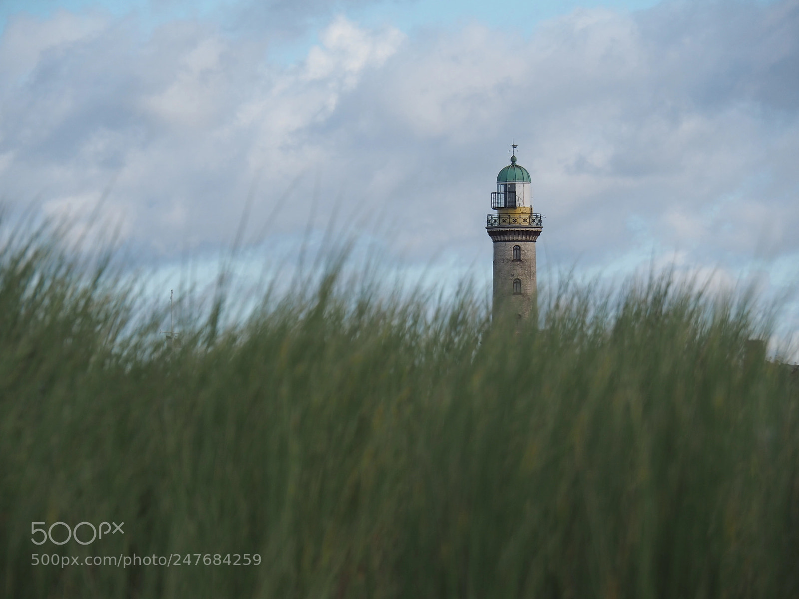 Olympus OM-D E-M5 II sample photo. Leuchtturm in warnemünde photography