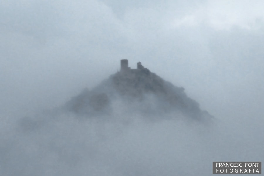 Canon PowerShot ELPH 170 IS (IXUS 170 / IXY 170) sample photo. Castell de burriach entre boires photography