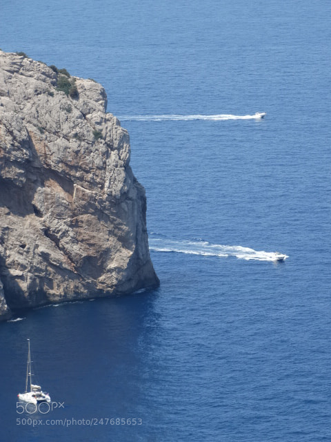 Sony Cyber-shot DSC-HX300 sample photo. Speed boats photography