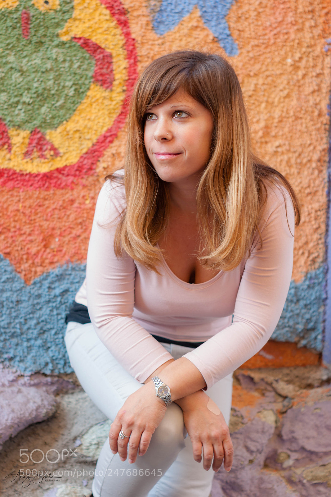 Sony Alpha DSLR-A700 sample photo. Girl by the graffitti photography