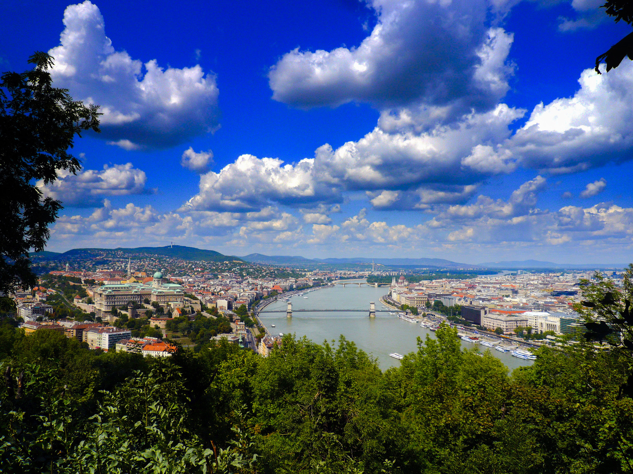 Panasonic DMC-FX100 sample photo. Danube in budapest photography