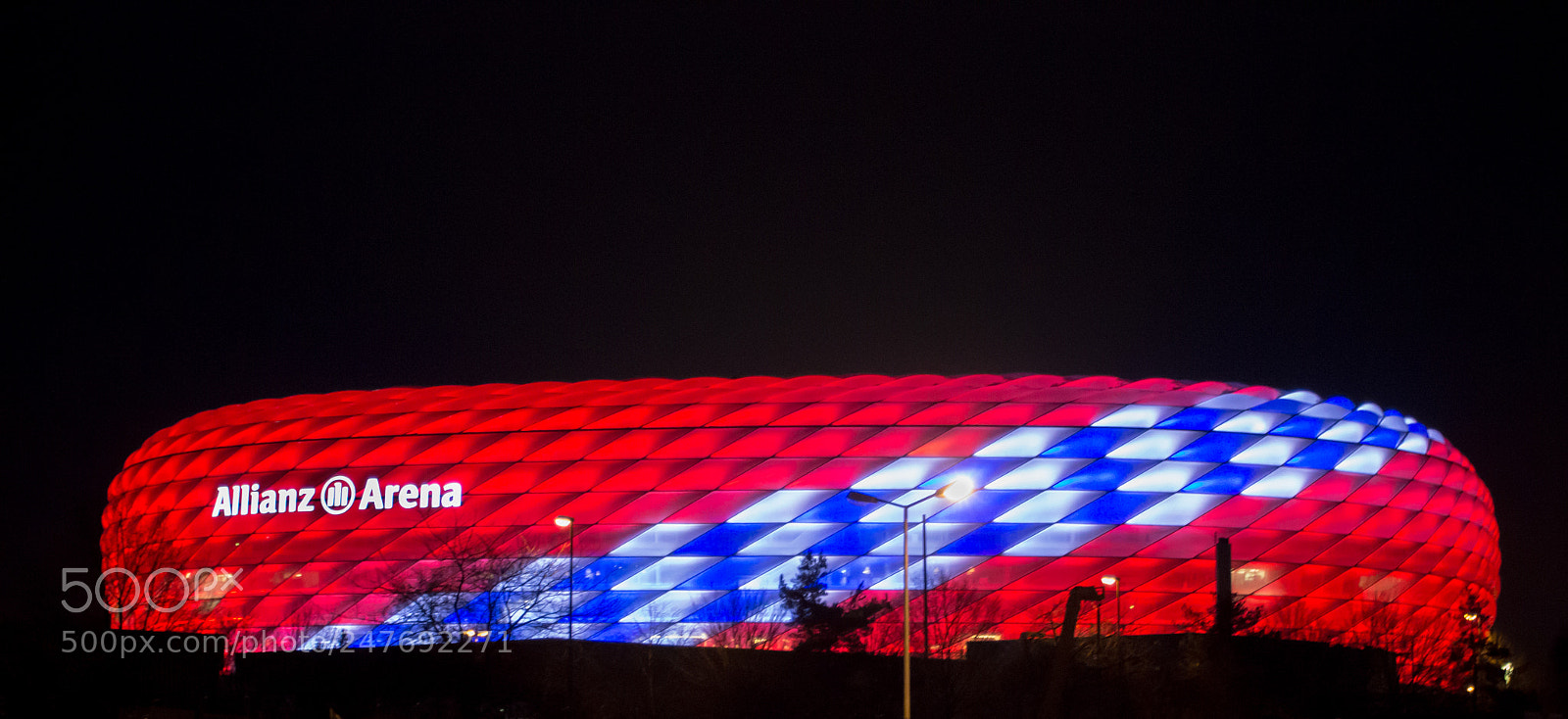 Canon EOS 600D (Rebel EOS T3i / EOS Kiss X5) sample photo. Allianz arena on 118th photography