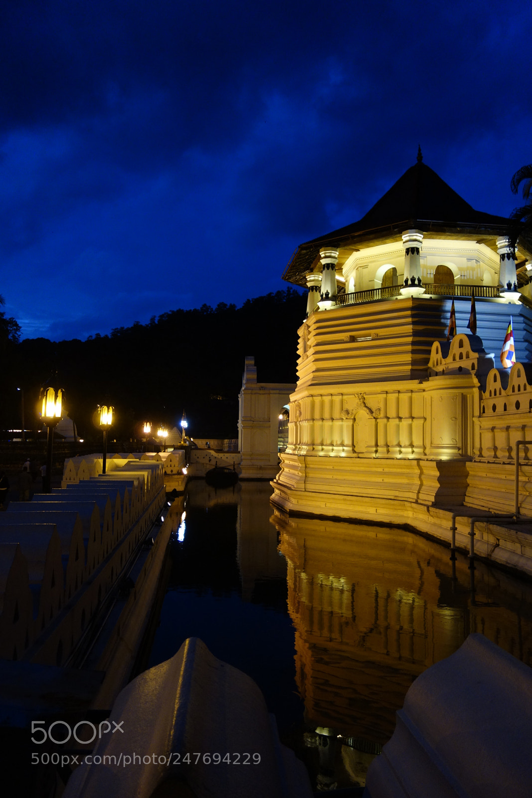 Sony Cyber-shot DSC-RX100 sample photo. Temple of the sacred photography